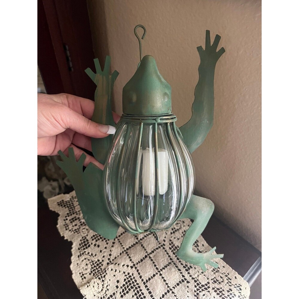 Metal Frog Candle Holder